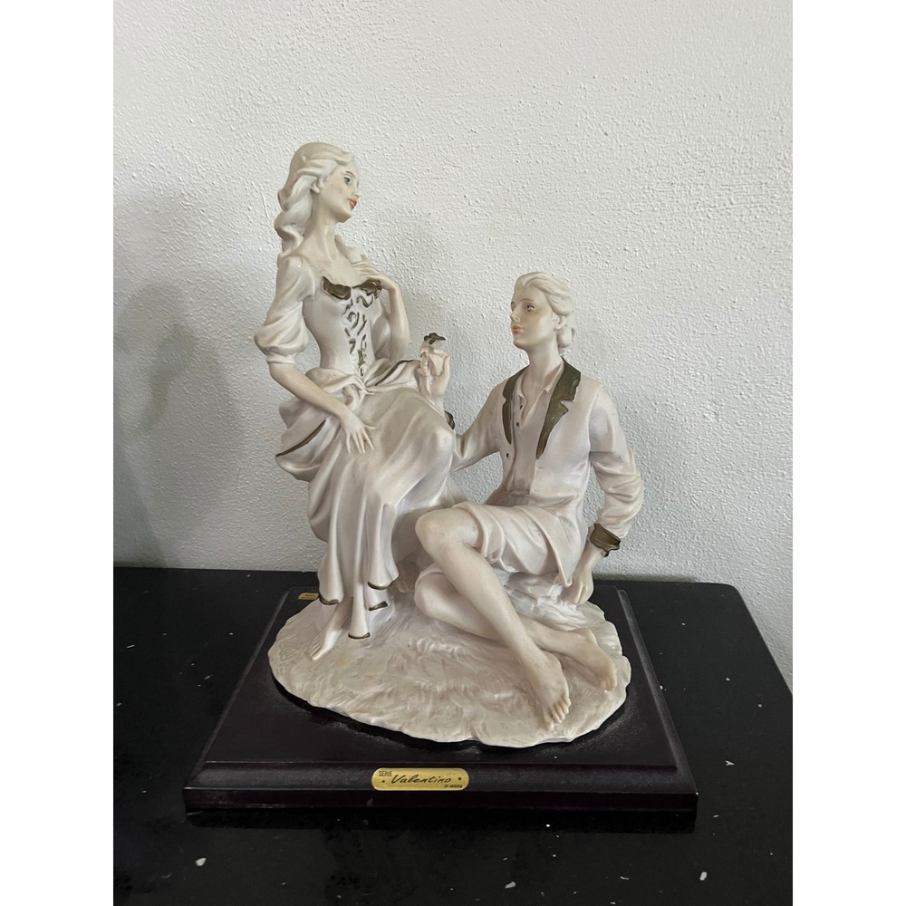 Miriam Serie Valentino Italian Porcelain Figurine Romantic Couple Wood Base